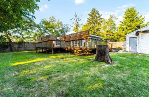 Elmhurst Casa | Elmhurst 3BR House with Modern Farmhouse Charm