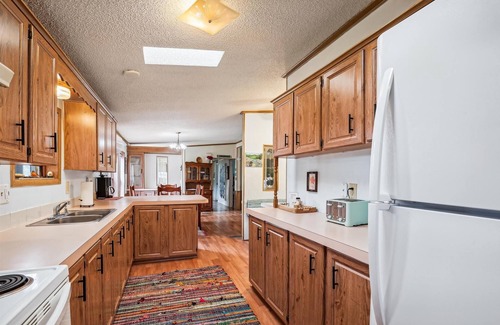 Morrisville Casa | Cozy Maple Grove - Secluded and spacious