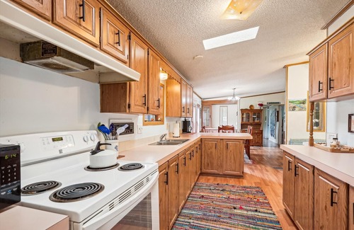 Morrisville Casa | Cozy Maple Grove - Secluded and spacious