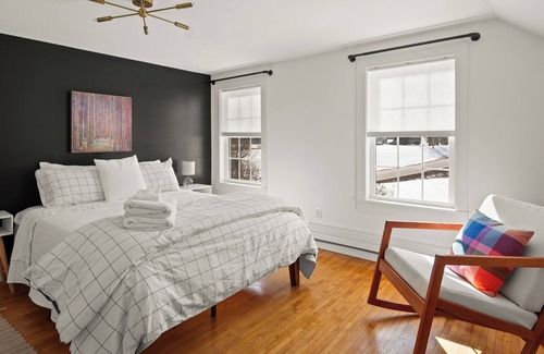 Morrisville Otro | Elmore Views Farmhouse