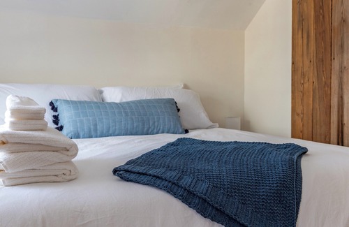 Morrisville Otro | Elmore Views Farmhouse