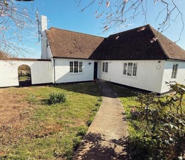 Winchelsea Casa | Elms Farm Cottages - White Swans