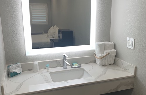 Auburn Hotel | Elmwood Motel