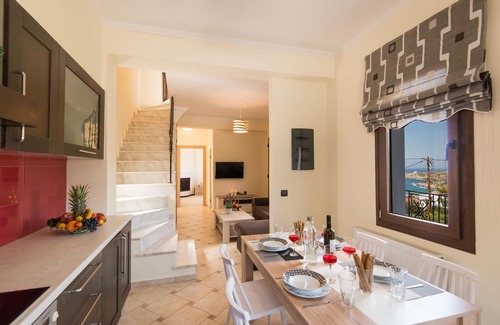 Gerani Villa | Villa Elmyra, increíbles vistas al mar, a poca distancia de los servicios, vacaciones sin automóviles