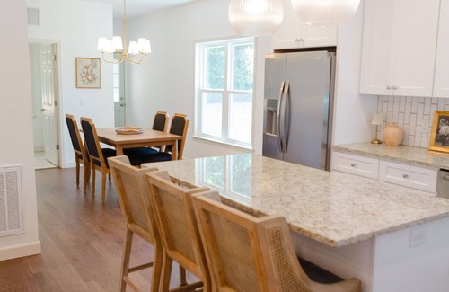 Burlington Casa | Elon University & Country Club Area Newly Built 3BDR home large private backyard