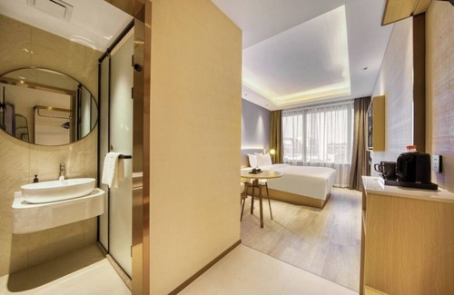 Pudong Hotel | Elong Hotel Xiepu Road subway Station