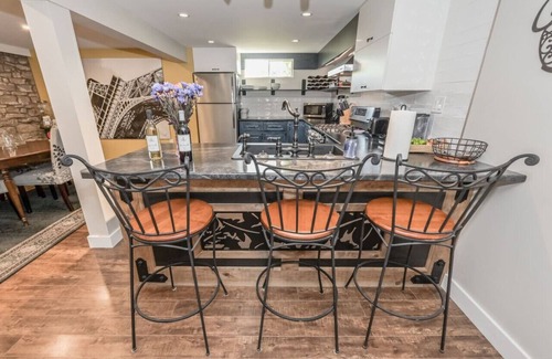 Elora Apartamento | Elora Gingerbread Suite