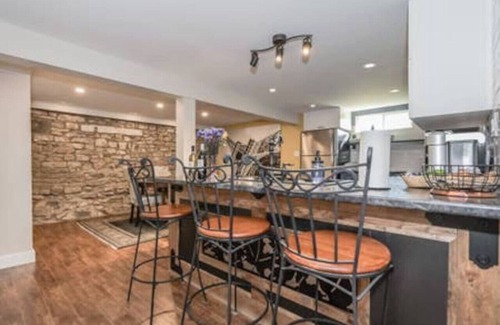 Elora Apartamento | Elora Gingerbread Suite
