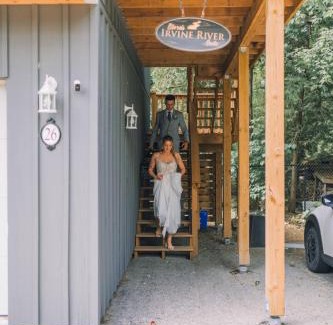 Elora Apartamento | Elora’s Irvine River Suite