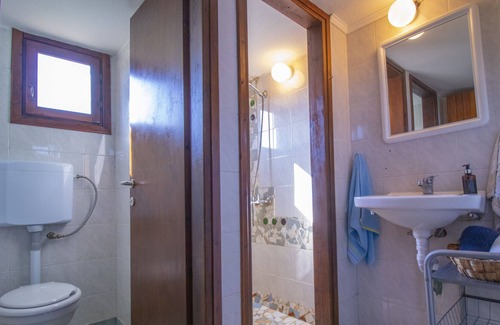 Sithonia Villa | “Elouda hub” One space habitat 100 m from the beach