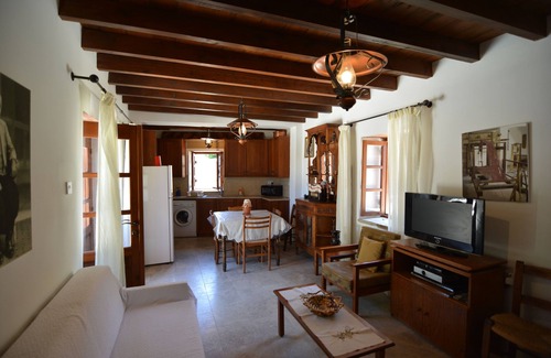 Goudi Apartamento | Elpida's Stone Houses