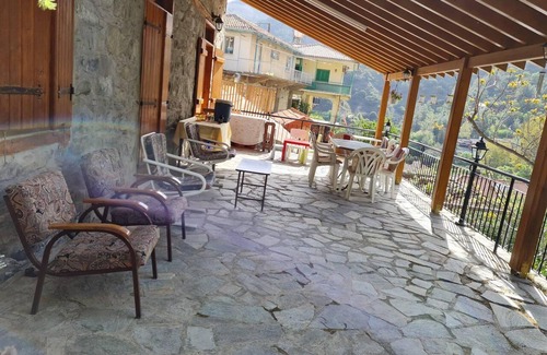 Kalopanayiotis Casa | Elpiniki's Old Three Bedroom House