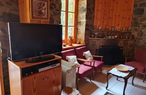 Kalopanayiotis Casa | Elpiniki's Old Three Bedroom House