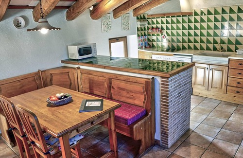 Santa Eulalia de Roncana Apartamento | ELS CIRERERS - Can Burgues