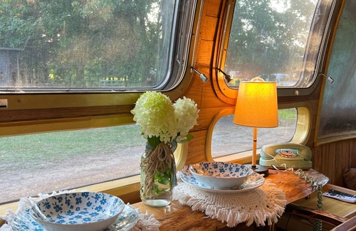 Nesbit Casa | Elvis Themed RV Glamping Farmstay near Graceland with outdoor bath