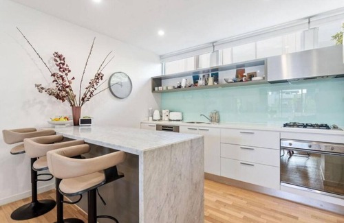Elwood Casa | Elite Elwood by Ready Set Stay