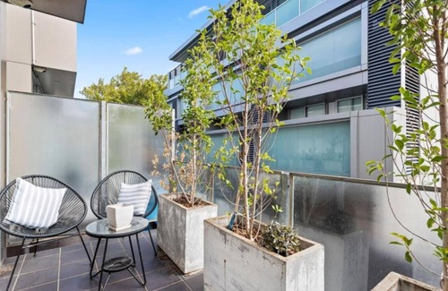 Elwood Casa | Elite Elwood by Ready Set Stay