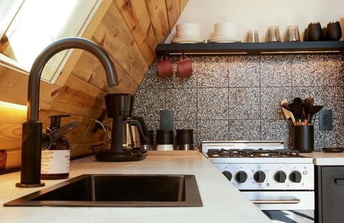 Florissant Cabina | Elwood's A-frame · Modern A-frame w/ hot tub + view