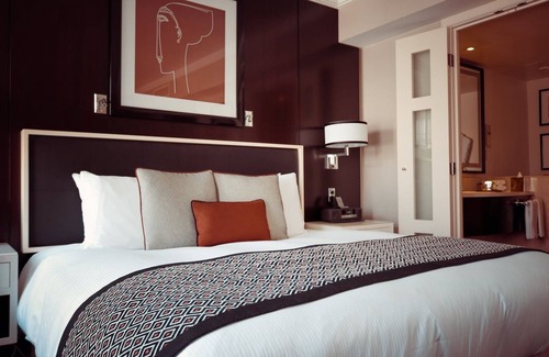 Hough Apartamento | Elysian is conveniently located in University Circle, overlooking MLK Park.
