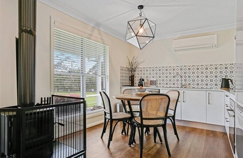 Fitzroy Falls Cabaña | Elysium Cottage - A Cosy Retreat with Water Views