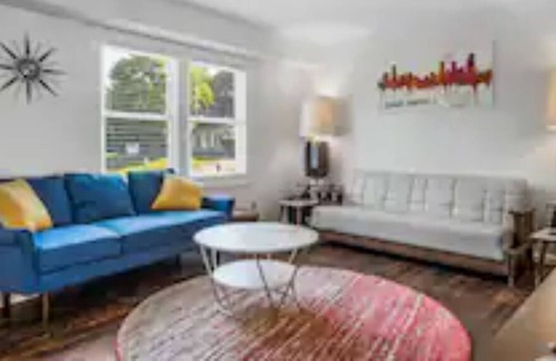 Northview Casa | ELYSIUM * HotTub 4bed 2bath Near EVERYTHING!