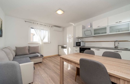 Policnik Apartamento | Ema's Olive Garden Apt 1 - Solo familias 4+2