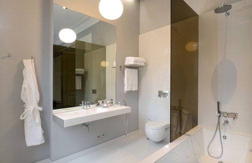 Old Town Hotel | EMAJ Guimarães Boutique Hotel