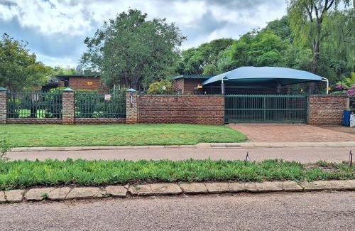 Mokopane Cama Y Desayuno | Emani Guest House