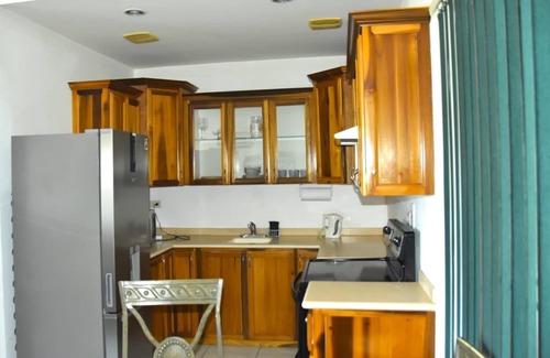 Jack's Hill Apartamento | Embassy Deluxe Apartment