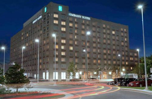 East Boston Hotel | Embassy Suites Boston at Logan Airport