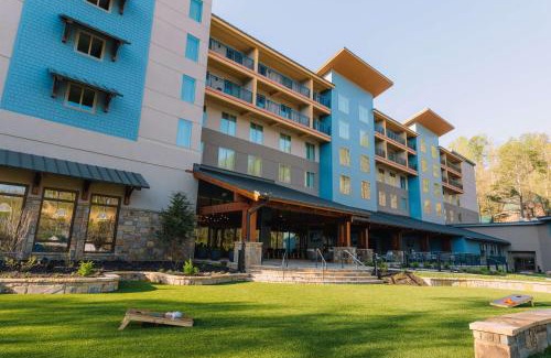 Gatlinburg Hotel | Embassy Suites By Hilton Gatlinburg Resort
