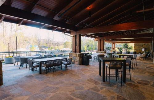 Gatlinburg Hotel | Embassy Suites By Hilton Gatlinburg Resort