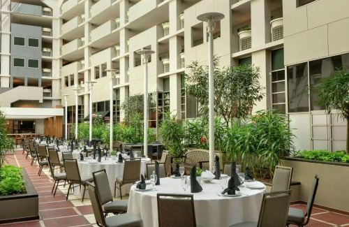 Luckie-Marietta District Hotel | Embassy Suites by Hilton Atlanta at Centennial Olympic Park