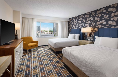 Peachtree Park Hotel | Embassy Suites by Hilton Atlanta Buckhead