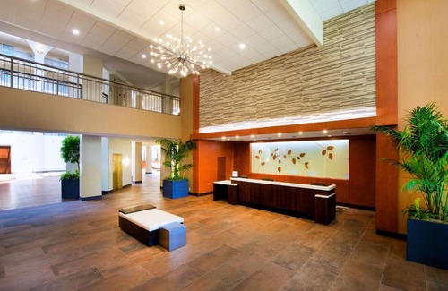 Blue Ash Hotel | Embassy Suites by Hilton Cincinnati Northeast - Blue Ash