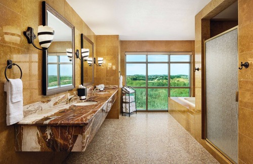 Concord Complejo | Embassy Suites by Hilton Charlotte Concord Golf Resort & Spa