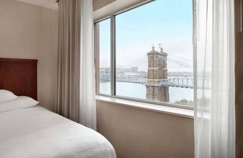Covington Hotel | Embassy Suites by Hilton Cincinnati RiverCenter