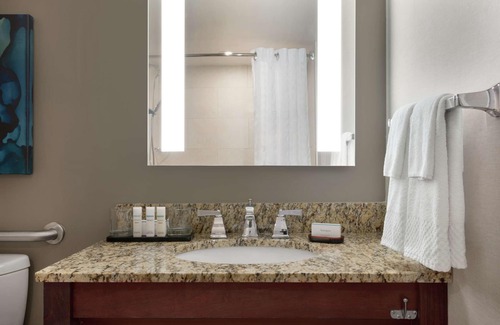 Covington Hotel | Embassy Suites by Hilton Cincinnati RiverCenter