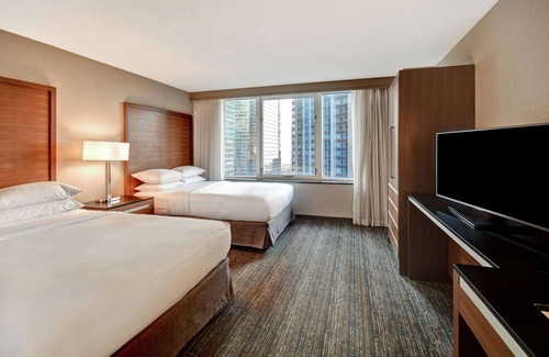 Streeterville Hotel | Embassy Suites by Hilton Chicago Downtown Magnificent Mile