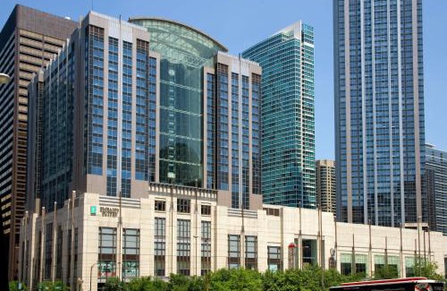 Streeterville Hotel | Embassy Suites by Hilton Chicago Downtown Magnificent Mile