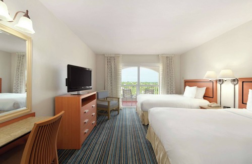 Dorado del Mar Complejo | Embassy Suites by Hilton Dorado del Mar Beach Resort