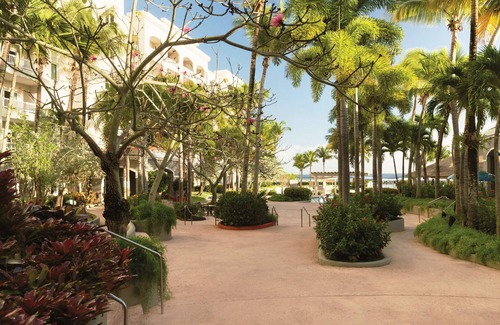 Dorado del Mar Complejo | Embassy Suites by Hilton Dorado del Mar Beach Resort
