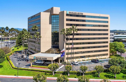 Irvine Business Complex Hotel | Embassy Suites by Hilton Irvine Orange County Airport