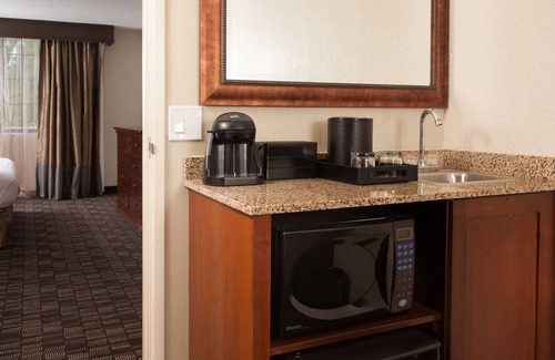 Nashville Hotel | Embassy Suites by Hilton Nashville Airport