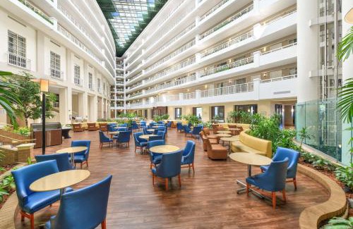 Old Town Alexandria Hotel | Embassy Suites by Hilton Alexandria Old Town