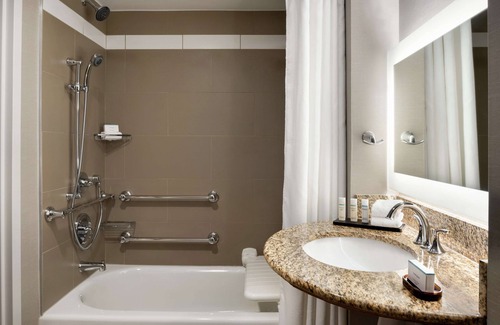 Alpharetta Hotel | Embassy Suites by Hilton Atlanta Alpharetta