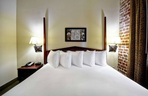 Downtown Charleston Hotel | Embassy Suites by Hilton Charleston Historic District