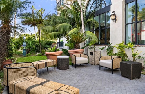 El Segundo Hotel | Embassy Suites by Hilton Los Angeles International Airport South