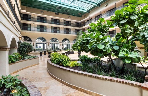 El Segundo Hotel | Embassy Suites by Hilton Los Angeles International Airport South