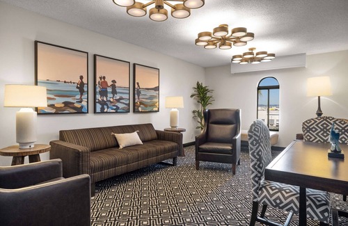 El Segundo Hotel | Embassy Suites by Hilton Los Angeles LAX South/El Segundo